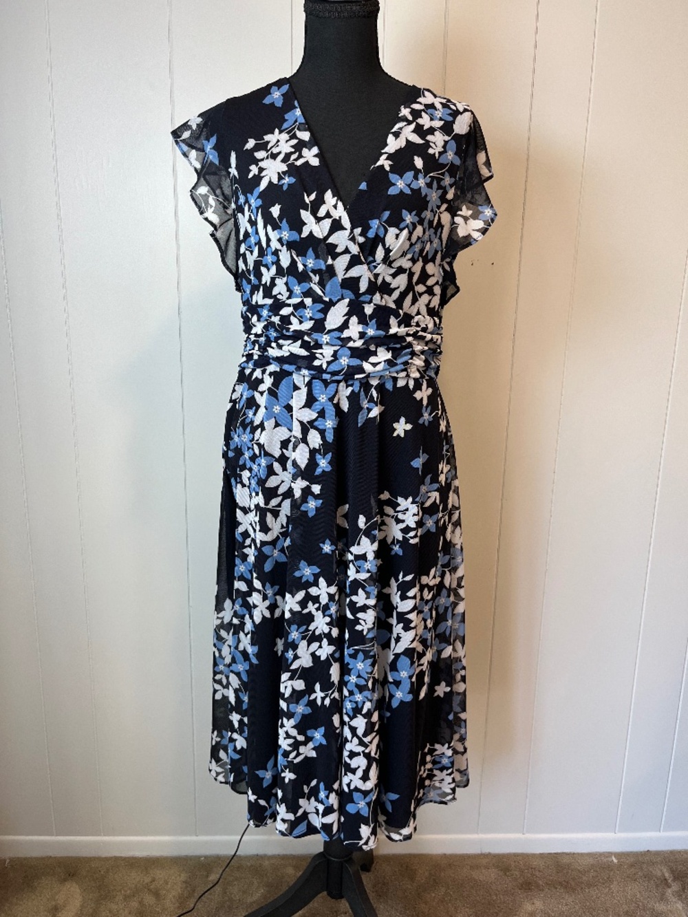 Feminine Floral Midi Dress sz 12 Jessica Howard Wedding Guest Baby Shower Winery